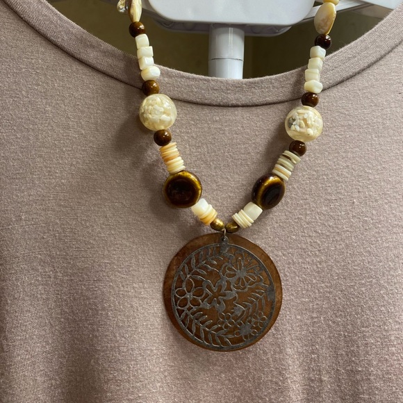 Handmade necklace - Picture 2 of 3